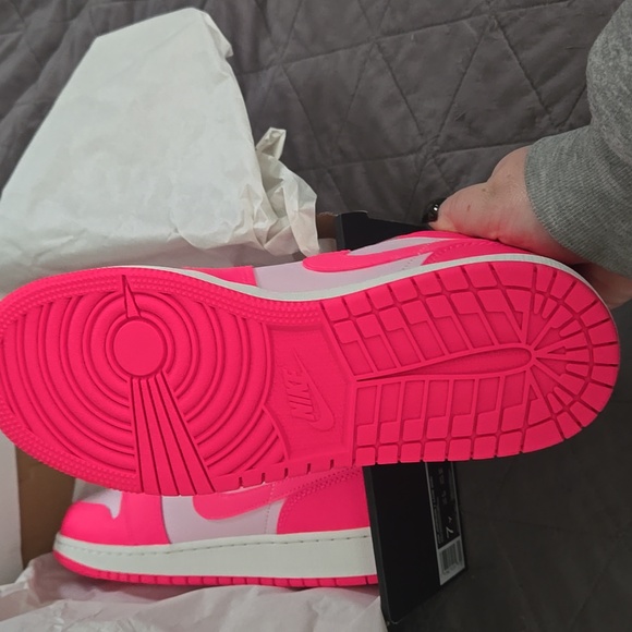 Air Jordan 1 Low - Picture 5 of 5